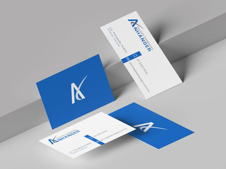 Anhanger-Portafolio-Business-Card Tarjetas de presentación de la empresa "Anhänger", mostrando el logotipo y la información de contacto en colores azul y blanco.
